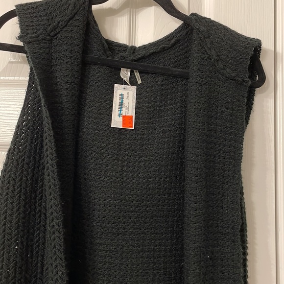 NWT Love Black Sleeveless Long Sweater with Hood - Picture 2 of 3